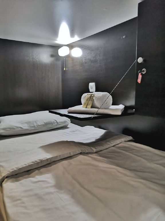 Mariel — Многоместный смешанный номер White - Нижнее спальное место в общей 8-ми местной комнате 0 4 капсулы