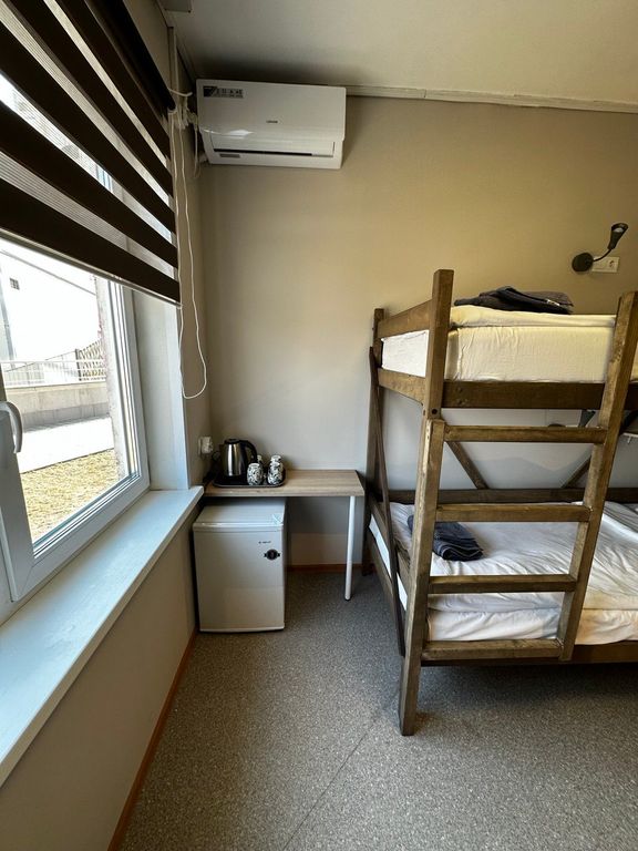 Маяк — Четырёхместный номер улучшеный с двумя двухъярусными кроватями