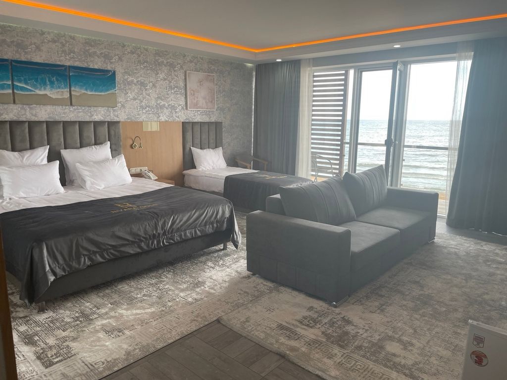 Gold Niyara — Трёхместный номер полулюкс с видом на море