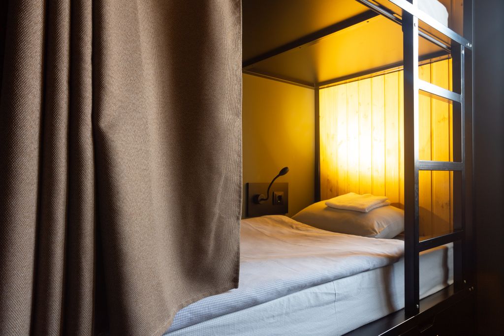 Аполло — Многоместный женский номер место в 8-местном женском номере