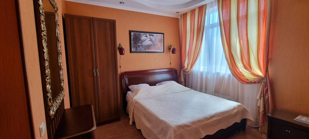 Золотая миля — Двухместный номер с 1 кроватью с большой кроватью