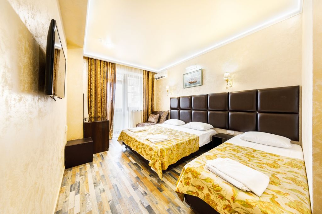 Санрайз — Трёхместный номер улучшенный