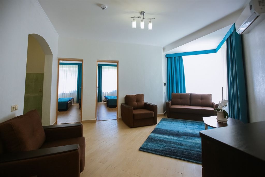 Демерджи — Четырёхместный номер комфорт 3-х комнатный