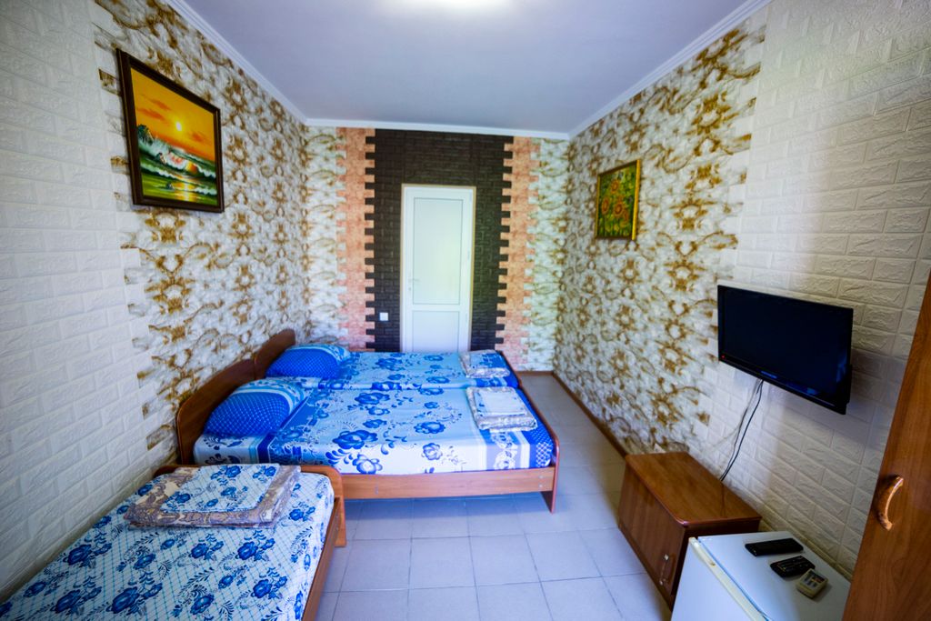 Берегиня — Трёхместный номер стандарт с видом на горы