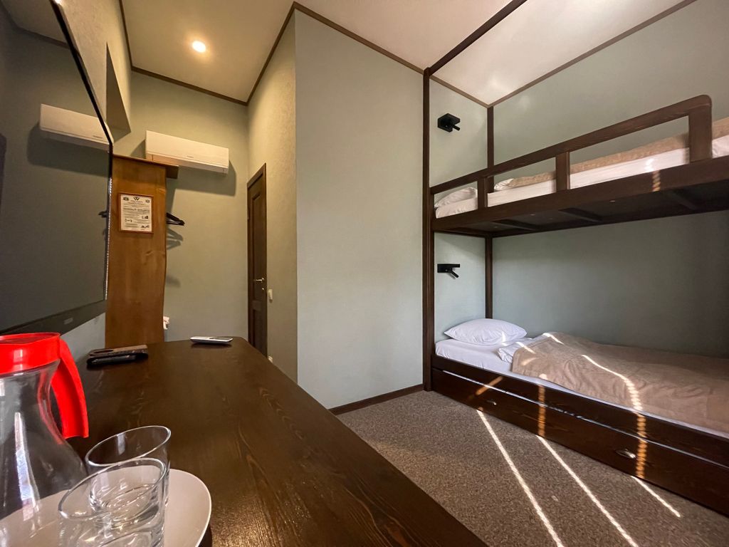 Saloon Western — Двухместный номер с 2 отдельными кроватями стандарт с дополнительным местом