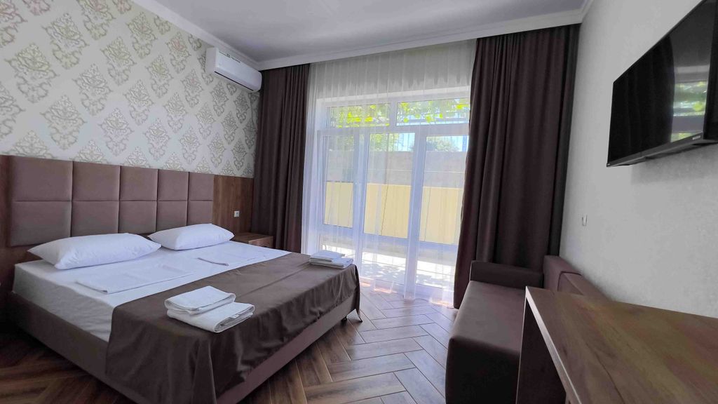 Миллениум — Трёхместный номер с террасой