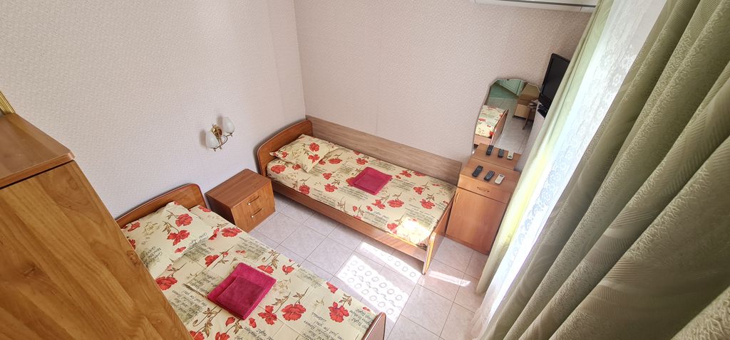 Виола — Двухместный номер с 2 отдельными кроватями с балконом