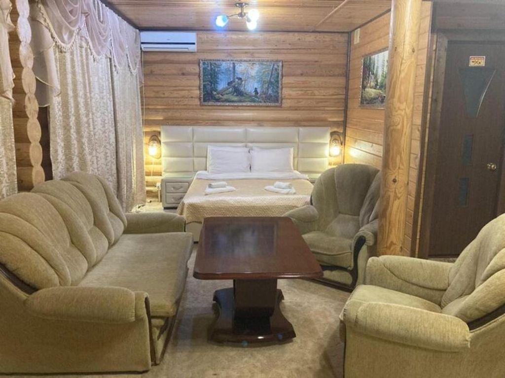 Русский — Семейный номер с балконом Студио