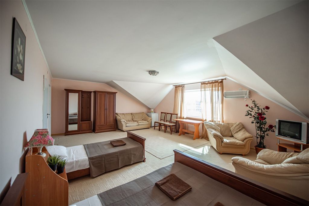 Элит — Трёхместный номер улучшенный