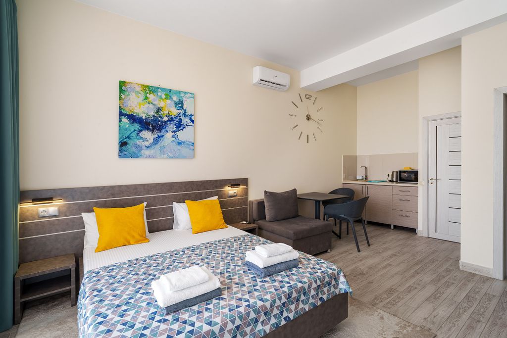 Персона — Двухместный номер с 1 кроватью С дополнительным местом