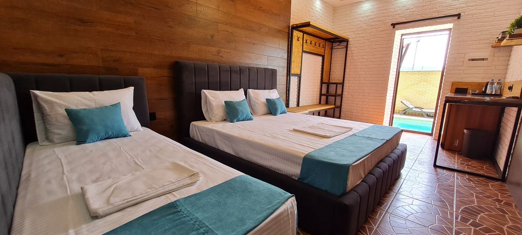 Горная долина — Трёхместный номер Стандартный лофт