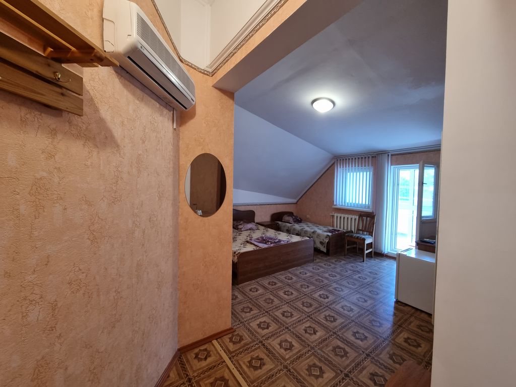 Кубаночка — Трёхместный номер стандарт 1-но комнатный