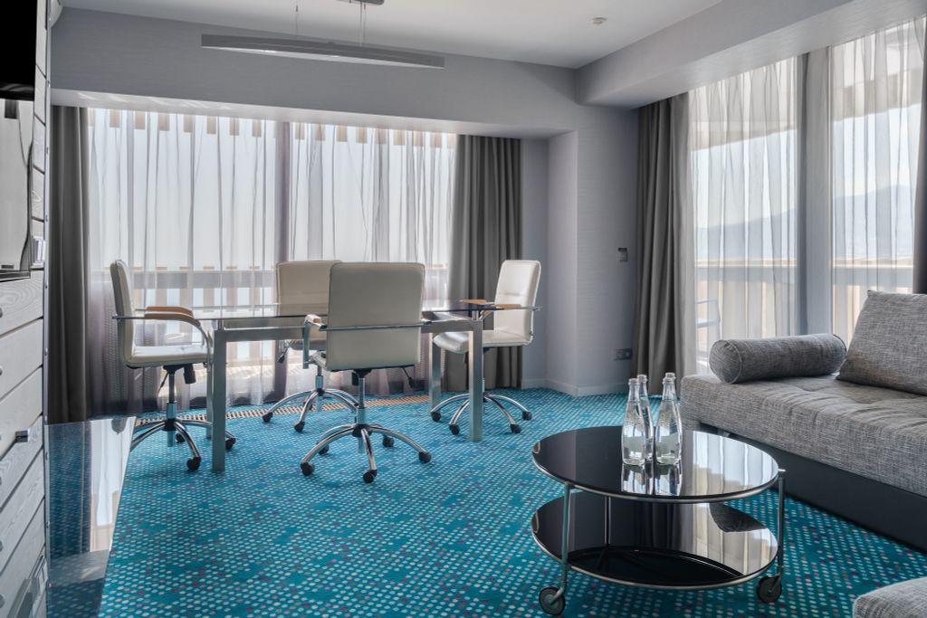 Ялта-Интурист Green Park — Четырёхместный номер Президентский (Yalta Intourist)