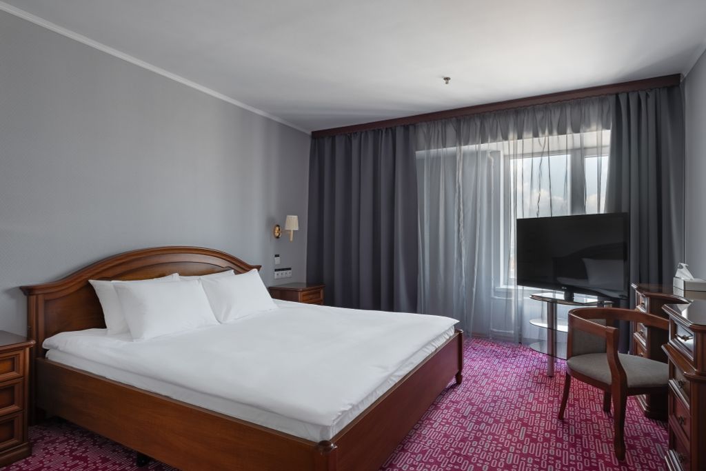 Marins Новосибирск — Четырёхместный номер люкс