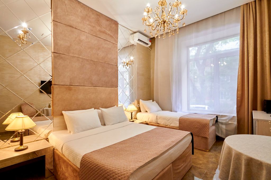 Версаль — Трёхместный номер № 4