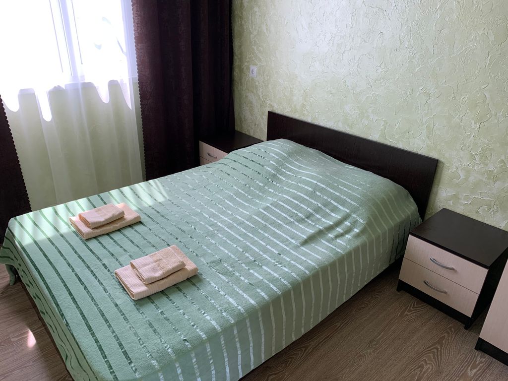 У Пруда — Апартаменты двухкомнатный с кухней и верандой