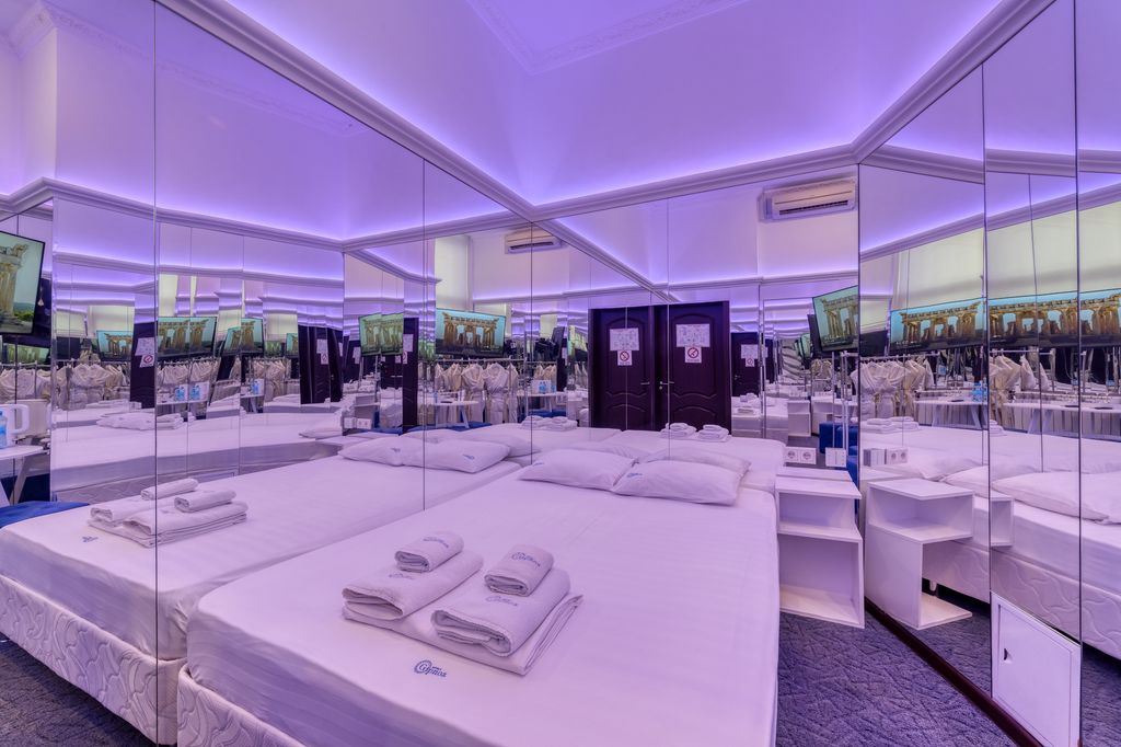 Gipnoz Lyublino — Двухместный номер с 1 кроватью делюкс с зеркальными стенами и атмосферной светодиодной подсветкой