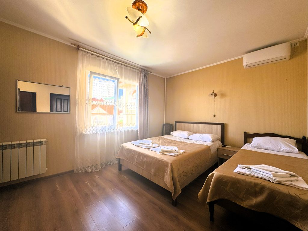 Джина — Трёхместный номер стандарт