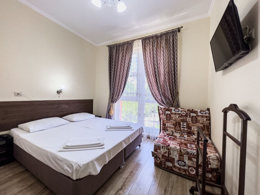 Ирэн — Трёхместный номер стандарт с дополнительным местом