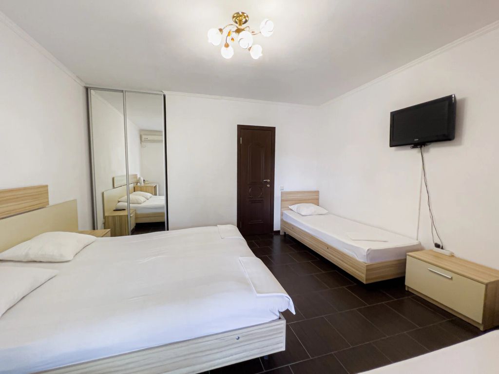 Ирэн — Трёхместный номер стандарт