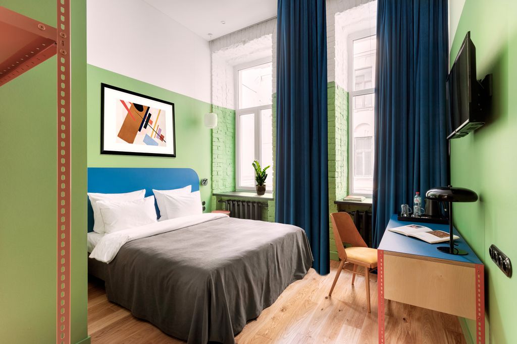 П17 — Двухместный номер с 1 кроватью улучшенный