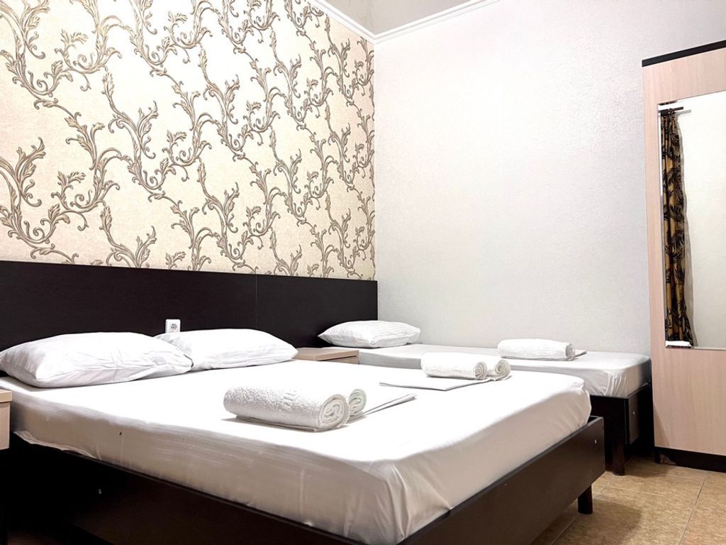 Кипр — Трёхместный номер бюджетный на цокольном этаже