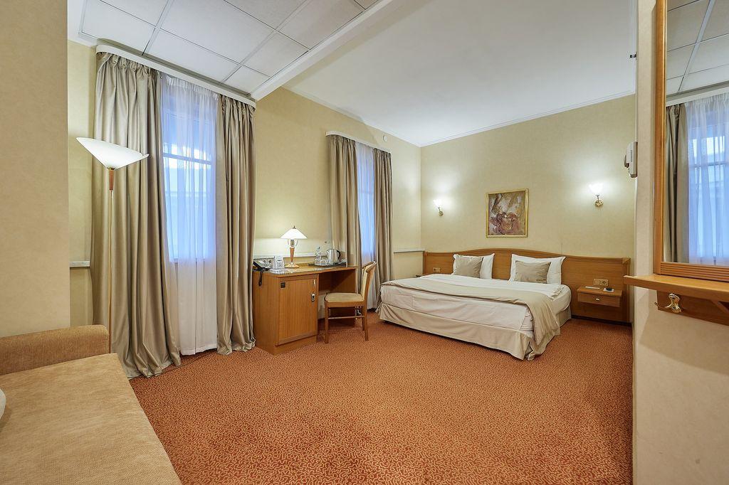 Select Hotel Paveletskaya — Двухместный номер с 1 кроватью стандарт с видом в атриум