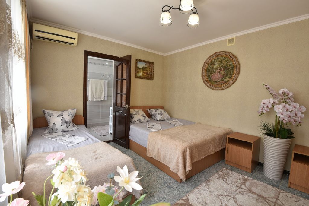 Skazka Inn — Трёхместный номер стандарт