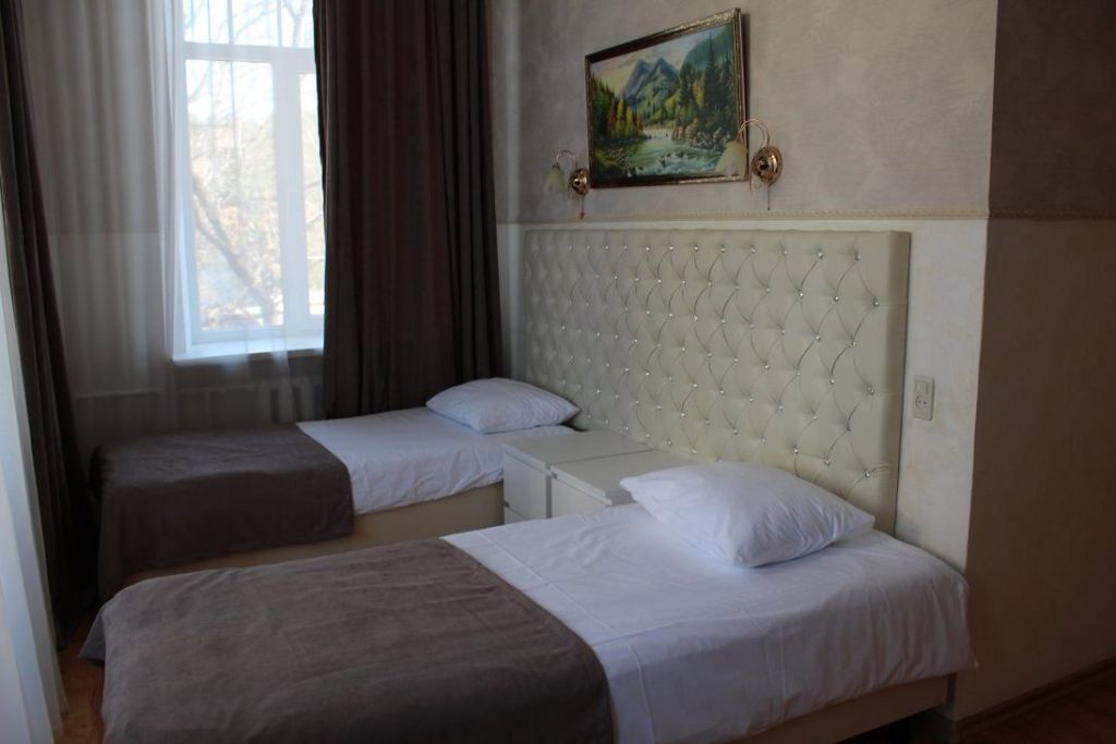 Скала — Семейный номер трехкомнатный