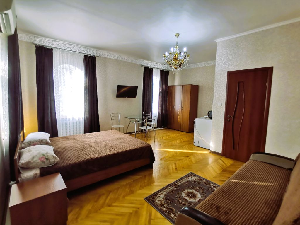 Эллис — Семейный номер четырёхместный комфорт