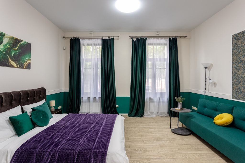 Июнь — Семейный номер улучшенный с видом на город