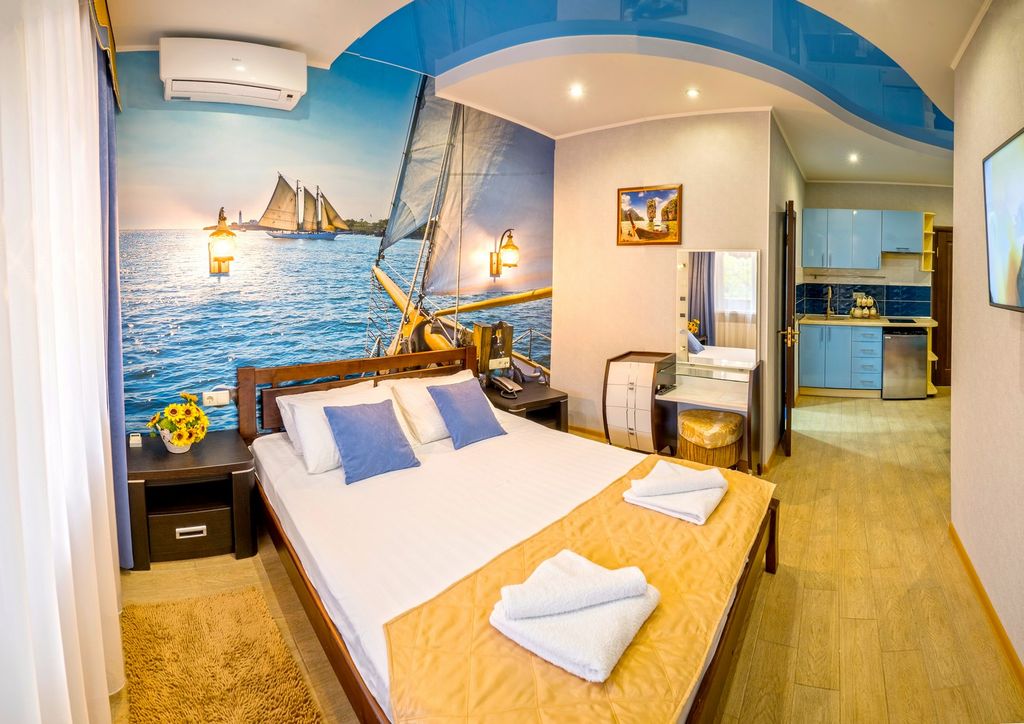 Чёрное море — Четырёхместный номер Двухкомнатный люкс