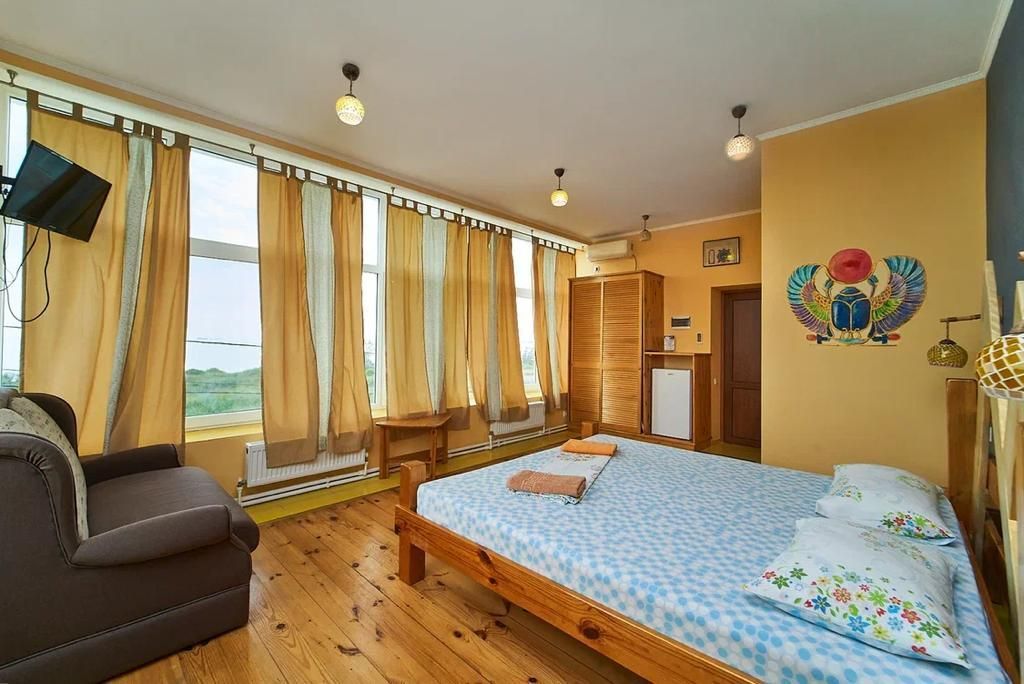 Героевка — Трёхместный номер однокомнатный с диваном