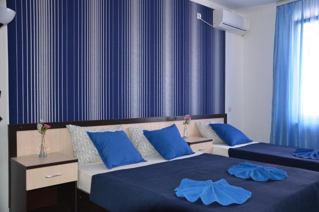 На Самбурова — Трёхместный номер стандарт