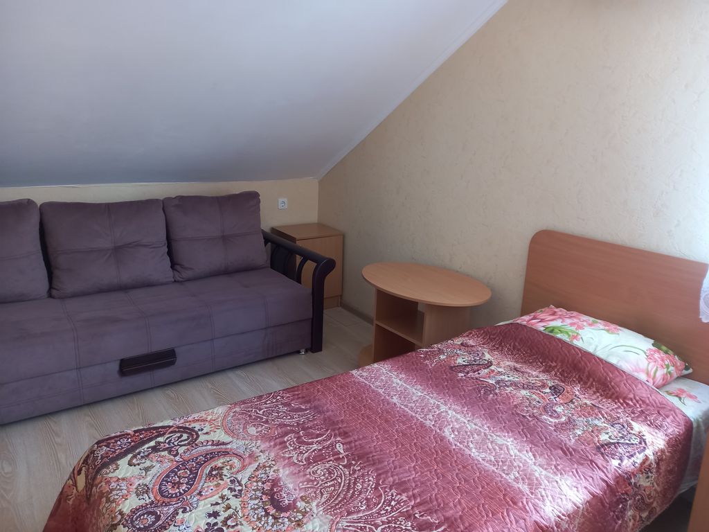 Южанка — Четырёхместный номер стандарт с видом на горы