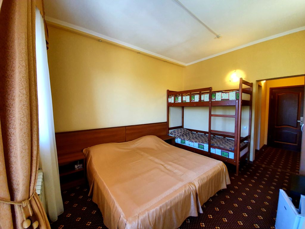 Атлант — Двухместный номер с 2 отдельными кроватями улучшенный с видом на море № 43