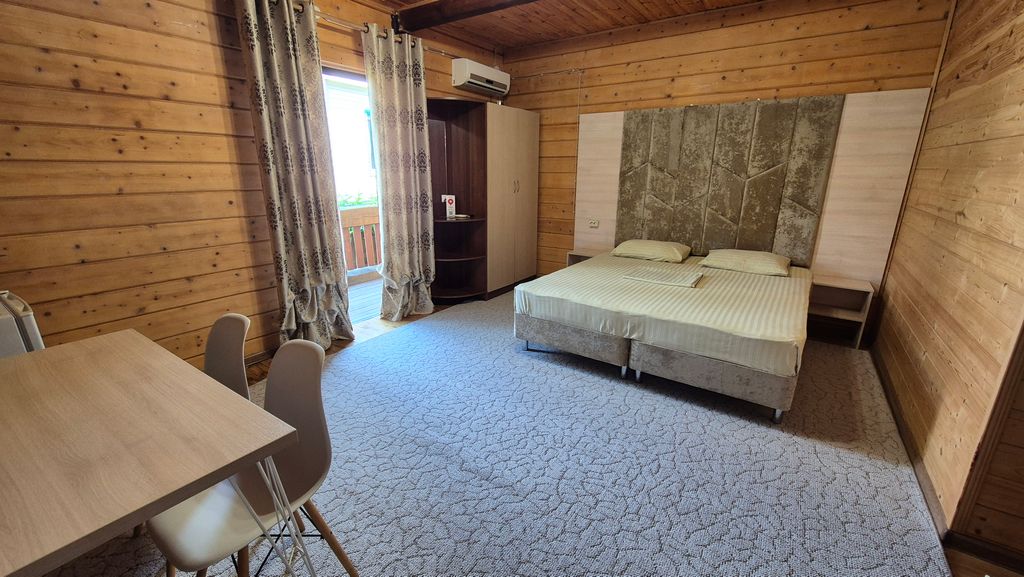 Мама Джан — Четырёхместный номер с раздельным кроватями, стандарт