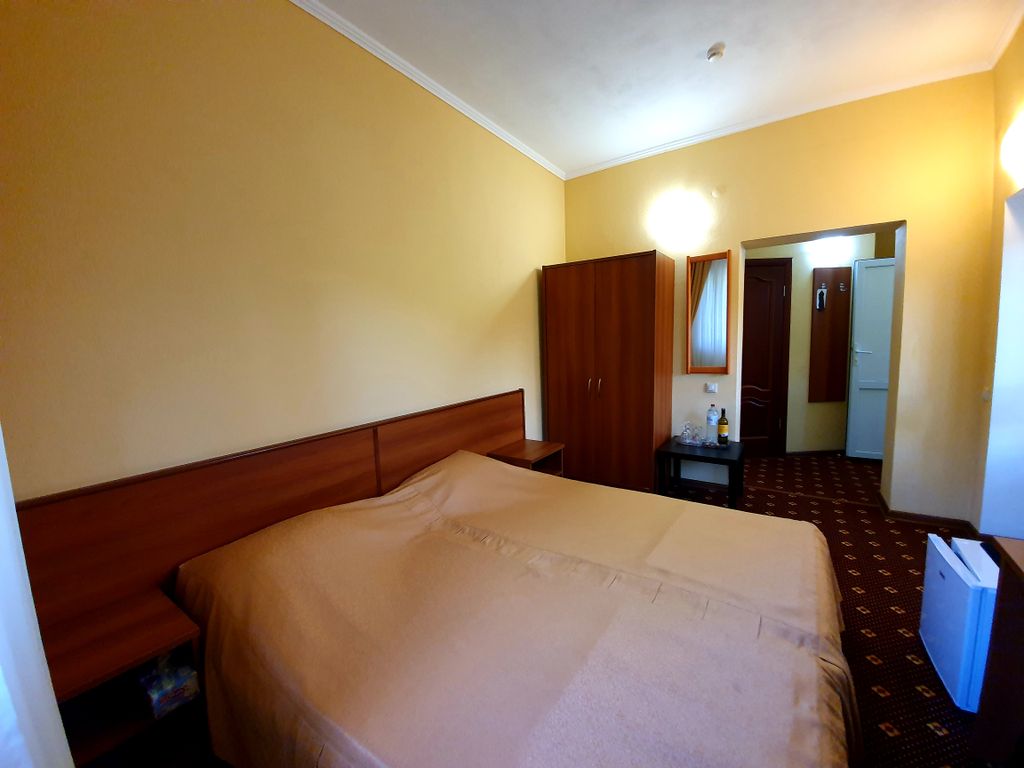 Атлант — Двухместный номер с 2 отдельными кроватями стандарт с видом на город №46