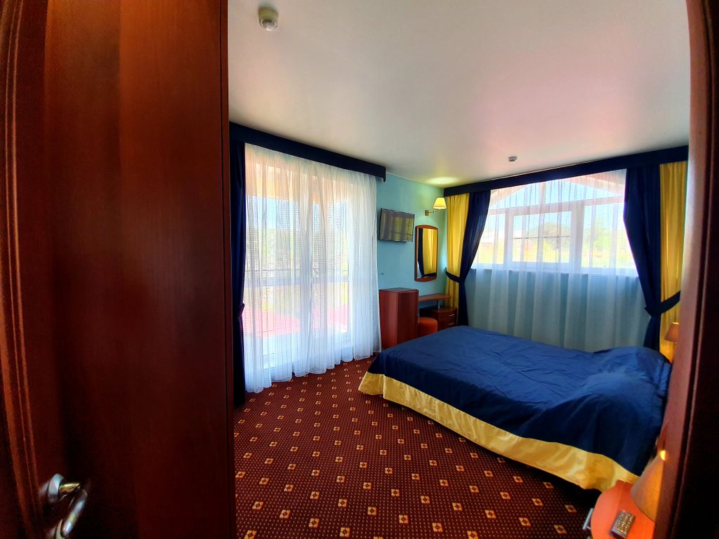 Атлант — Апартаменты люкс с видом на город №52