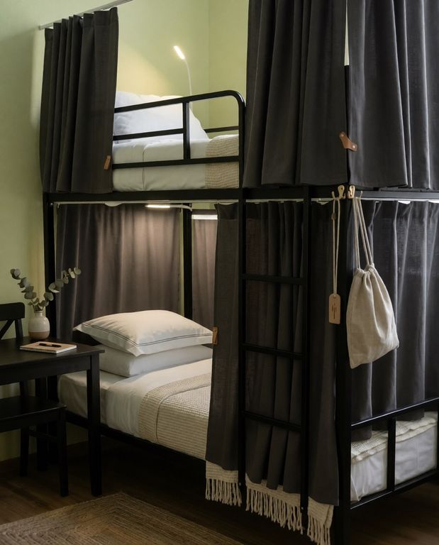 Rooms — Многоместный мужской номер 8-местный (душ/туалет общий)