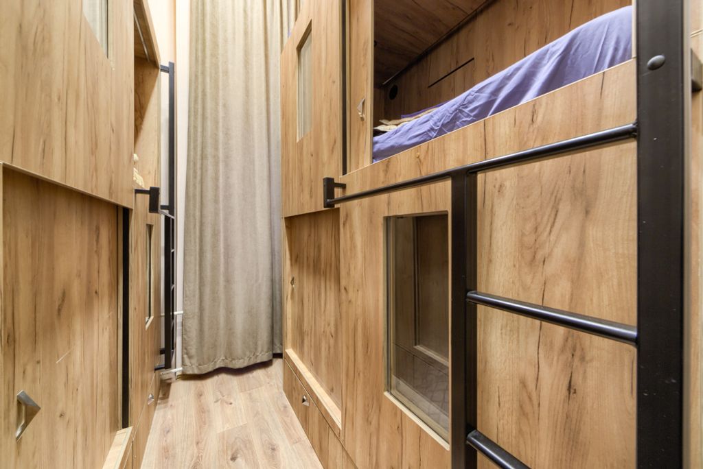 Rooms — Многоместный мужской номер смешанный капсула