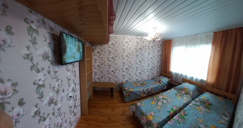 Бобер — Трёхместный номер Семейный с душем