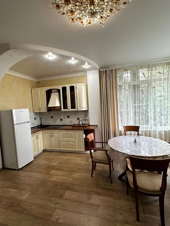 Спутник — Апартаменты трехкомнатные