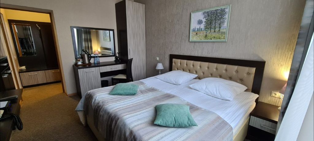 Крокус SPA — Двухместный номер с 2 отдельными кроватями Стандарт с балконом