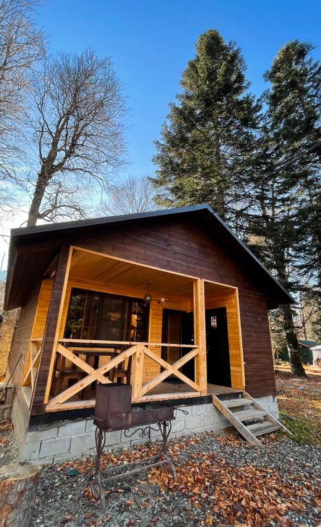 Forest yard — Дом улучшенный для семьи со своей небольшой террасой