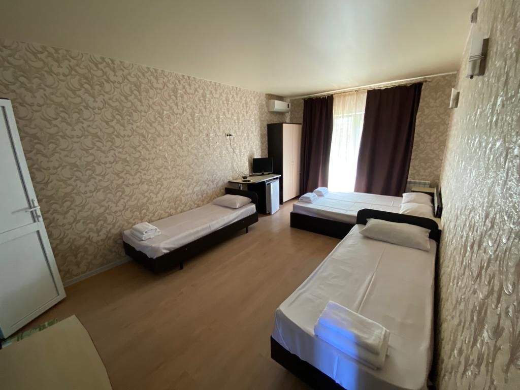 Афродита — Четырёхместный номер с балконом