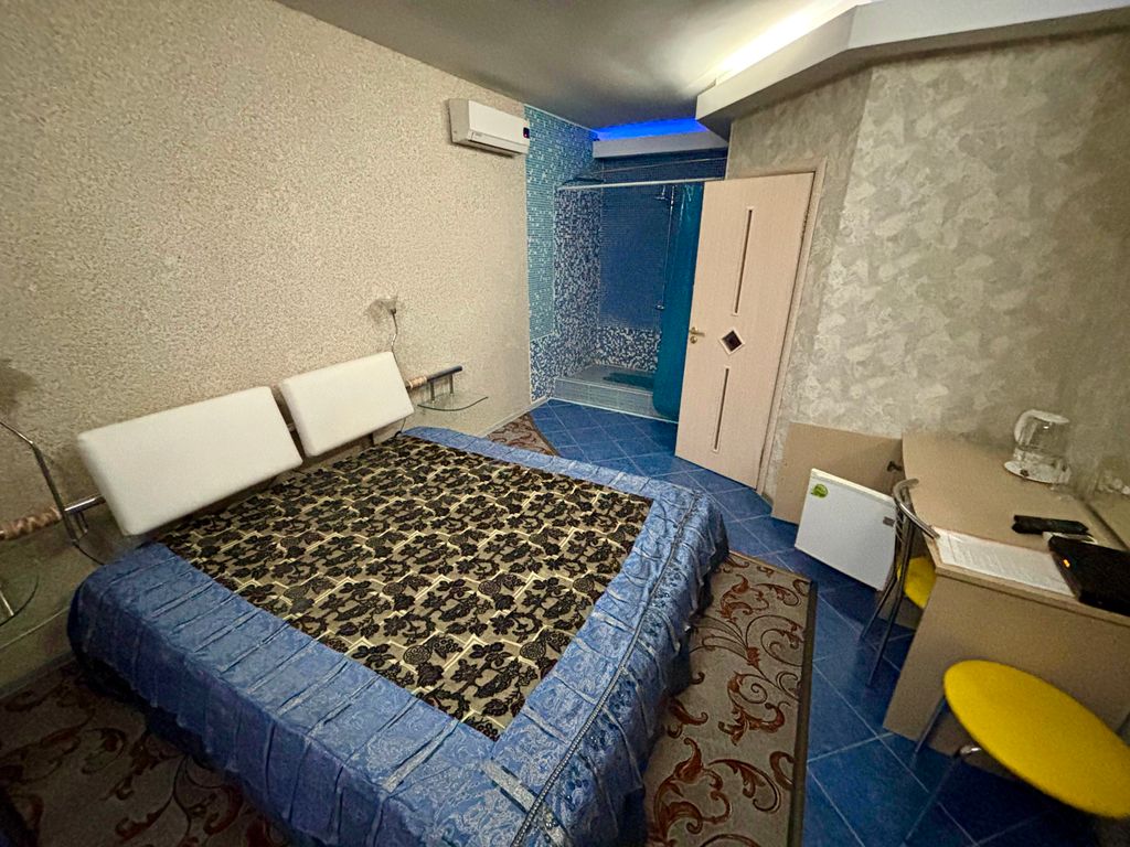 222 — Двухместный номер с 1 кроватью Полулюкс