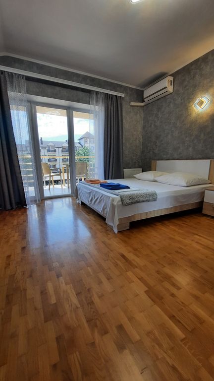 Солнечный — Семейный номер люкс с видом на море и террасой