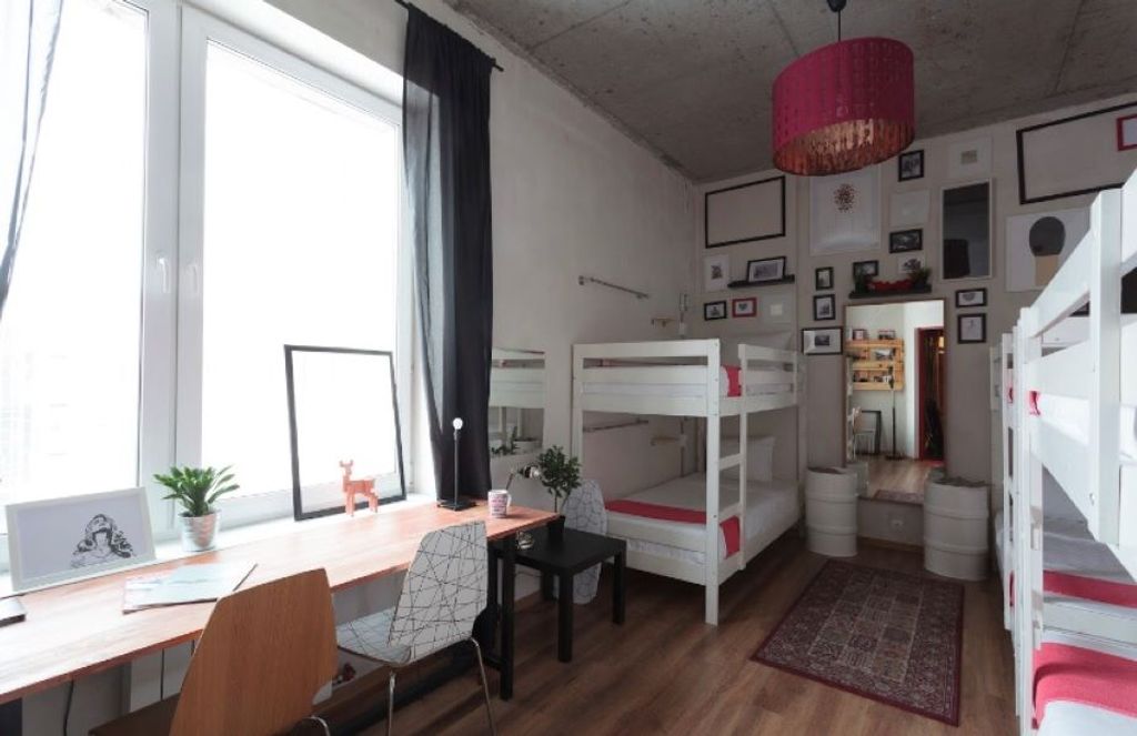 Р.Е.Д — Многоместный женский номер шестиместный (удобства на этаже)