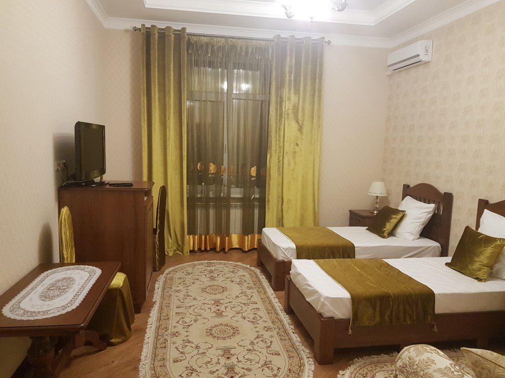 Нальчик Холл — Двухместный номер с 2 отдельными кроватями полулюкс